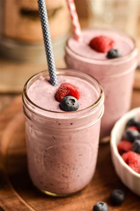 Mixed Berry Oatmeal Smoothie with Chia Seeds | Recipe | Kefir smoothies ...