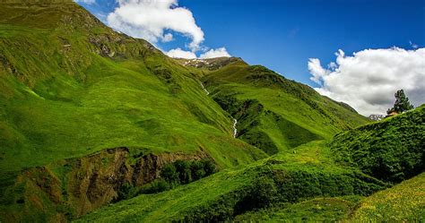 Best Day Hikes Around Stepantsminda (Kazbegi)