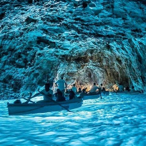 CAPRI, ITALIA | GROTTA AZZURRA | Amalfi coast, Italy travel, Travel dreams