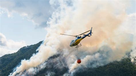 Aerial_firefighting_with_helicopter - Singularity Hub