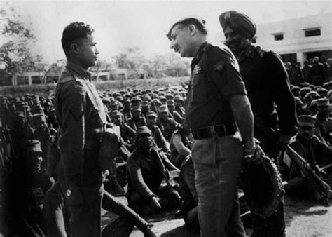 AA Me, IN: Siloo Manekshaw Visiting Soldiers Injured In The '71 War [Photograph]