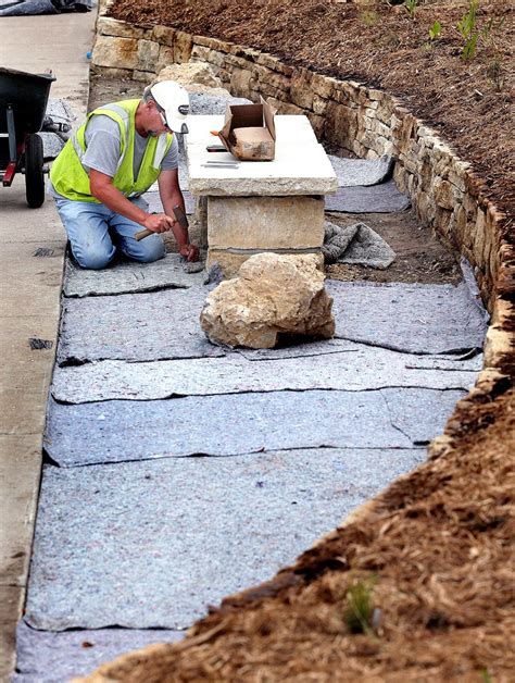 A weed-free bed: La Crosse landscaper experimenting with recycled mattresses | Local News ...