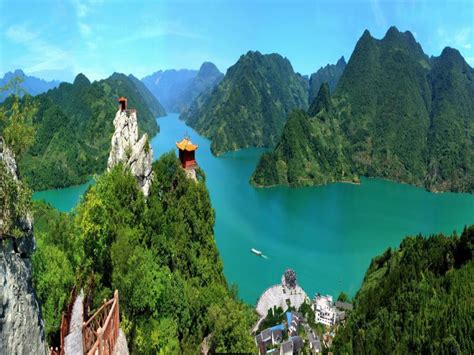 China's Yichang Invites Global Tourists