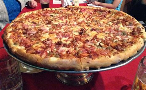 #FoodPornFriday - Just what is Windsor Style Pizza? |Big Dude Likes Food