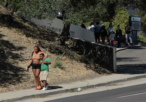 Oakland school shooting injures 6; police seek attacker