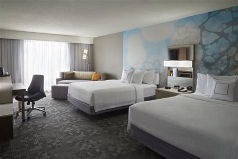 Hotels near Toronto Pearson International Airport in Toronto, Canada ...