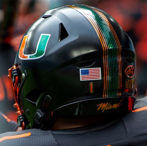 Miami (FL) - HELMET HISTORY