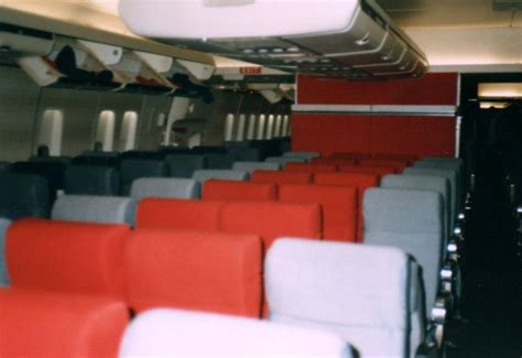 TWA 747 cabin | Airline interiors, Aircraft interiors, Airplane interior