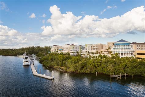 Wyndham Grand Jupiter at Harbourside Place | Jupiter, FL Hotels