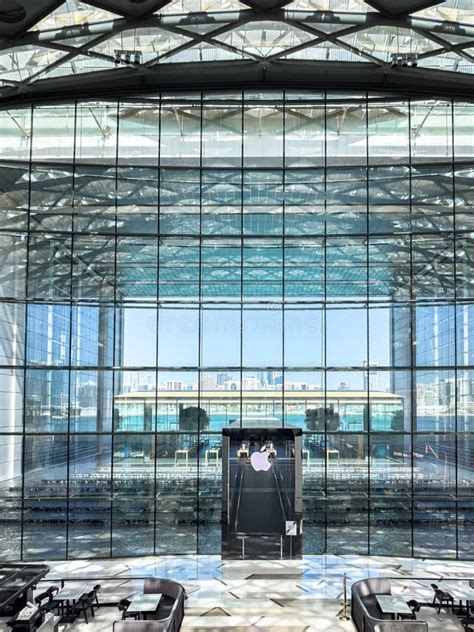 Entrance To the Apple Store in Abu Dhabi Editorial Stock Image - Image ...