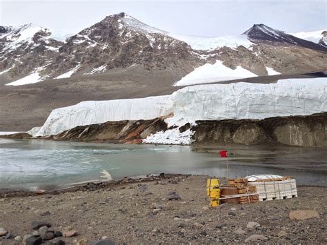 Anna'z Travels: Taylor Glacier and Blood Falls