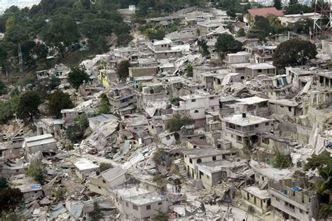 Destroyed homes in Port Au Prince, Haiti after the 2010 earthquake ...