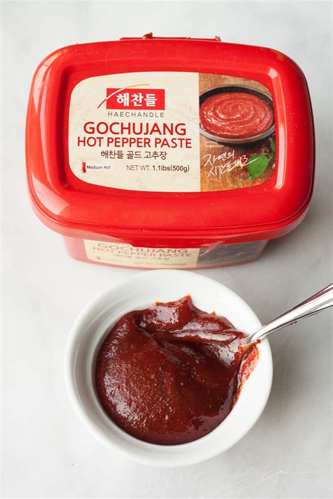 CJ Haechandle Gochujang, Hot Pepper Paste, 1kg (Korean Spicy Red Chile ...