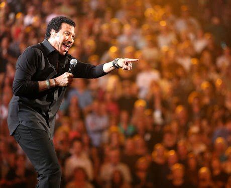 Lionel Richie performs live - Lionel Richie and Friends in Concert - Heart