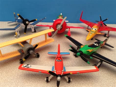 DISNEY'S PLANES TOY COLLECTION REVIEW MOVIE DIE CAST SERIES - YouTube