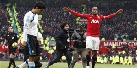 Patrice Evra vs Luis Suarez 2012 | Wallpapers, Photos, Images and Profile