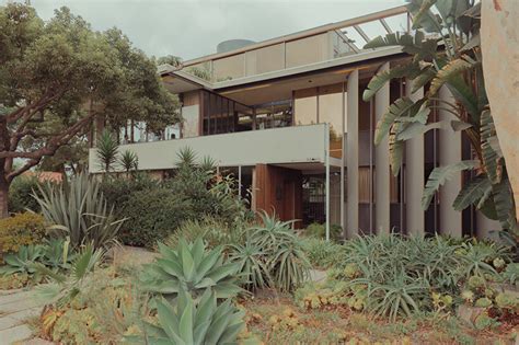 franck bohbot captures richard neutra's VDL research house II in los angeles