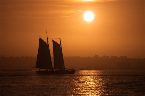 Sunset Sailing | Sailing, World best photos, Sunset