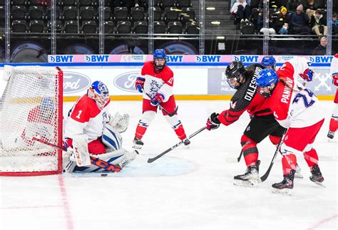 IIHF - History! Czechs beat Canada in semis