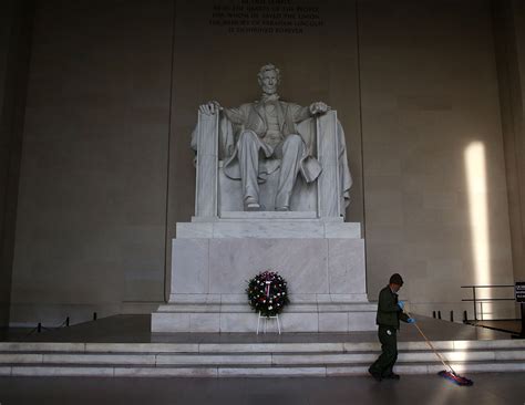 Lincoln Memorial to Be Repaired with National Park Donation | Time