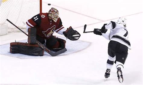 Arizona Coyotes recall goalie Adin Hill from Tucson Roadrunners