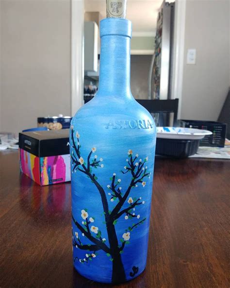 70+ Adorable Wine Bottle Painting Ideas for DIY Home Décor | Bottle painting, Diy bottle crafts ...