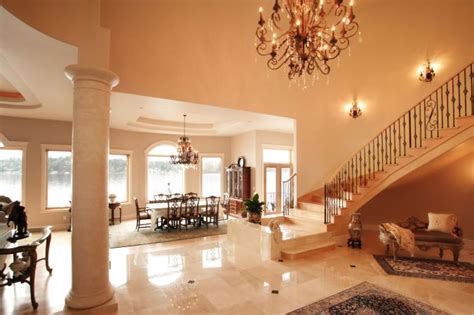 What Is Plantation Style Interior Design? | LoveToKnow