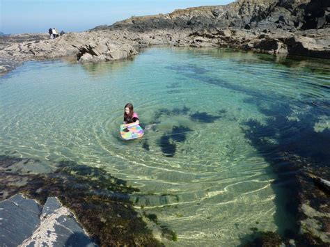 Padstow-Treyarnon-natural-swimming-pool-Cornwall | Beach local, Rock pools, Sea kayaking