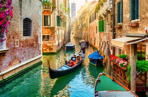 Venice Walking Tour + Gondola Ride Ticket | Vox City