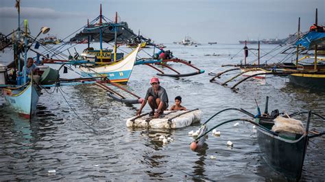 Sinking of Philippine Boat Puts South China Sea Back at Issue - The New York Times