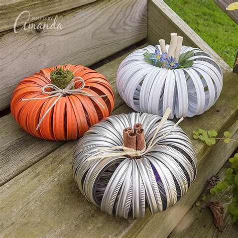 Mason Jar Lid Pumpkins: one pumpkin, several designs to make