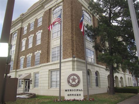 Texarkana Funeral Homes, funeral services & flowers in Texas