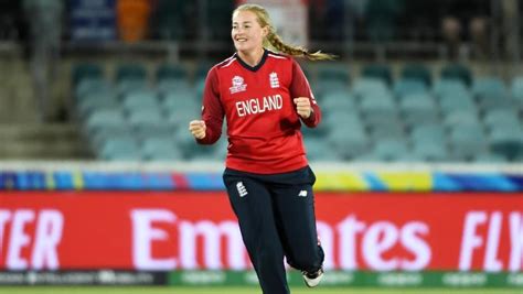 Cricket News | Sophie Ecclestone Overtakes Jess Jonassen To Become Number 1 ODI Bowler | 🏏 LatestLY