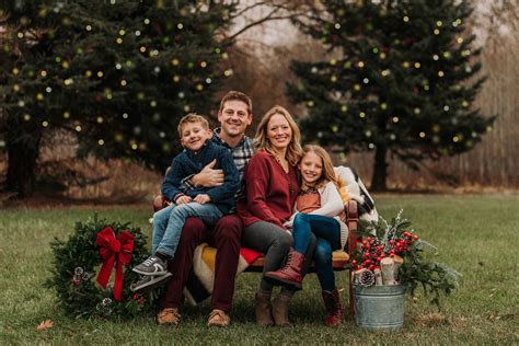 How to Pick Family Picture Outfits - Lavender Green Photography