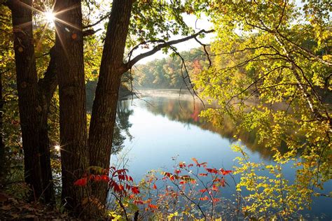 8 Spectacular Places to See Fall Colors in Minnesota