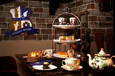 A Harry Potter-themed afternoon tea is FINALLY coming to London | HELLO!