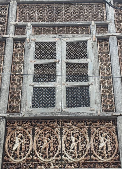 Facade of a building in Mathura, India [2881x3991] : r/ArchitecturePorn