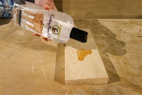 How to use mineral oil as a wood finish