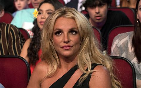 Britney Spears Calls Out Fake Supporters in New Instagram Posts – Cavange