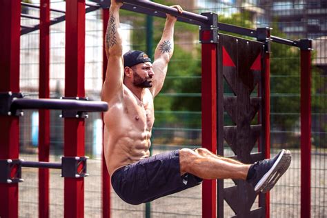 Build Insane Strength Fast With This Intermediate Calisthenics Workout