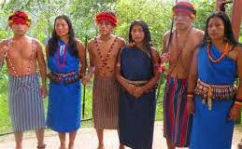 La historia y la cultura de Ecuador reflejada en sus trajes típicos de ...