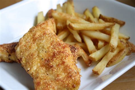 Friday Foto: Cornmeal-Encrusted Cod Fish and Chips