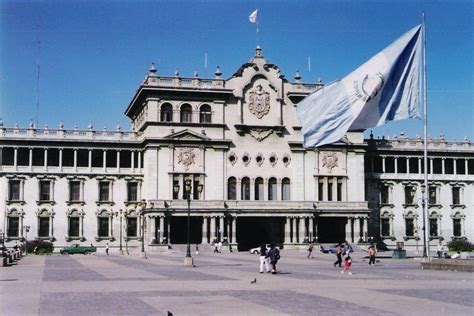 El Palacio Nacional fue inaugurado un 10 de noviembre de 1943. #Guatemala