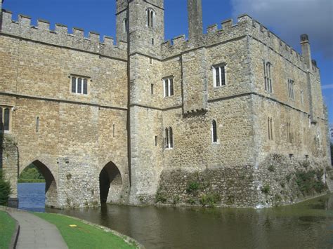 Discover the Enchanting Leeds Castle Glamping Experience - Castles