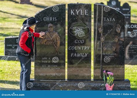 Tomb of Chris Kyle, American Sniper Editorial Image - Image of memorial, littlefield: 173244735