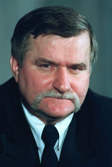 Lech Walesa | Biography, Solidarity, Nobel Prize, & Facts | Britannica