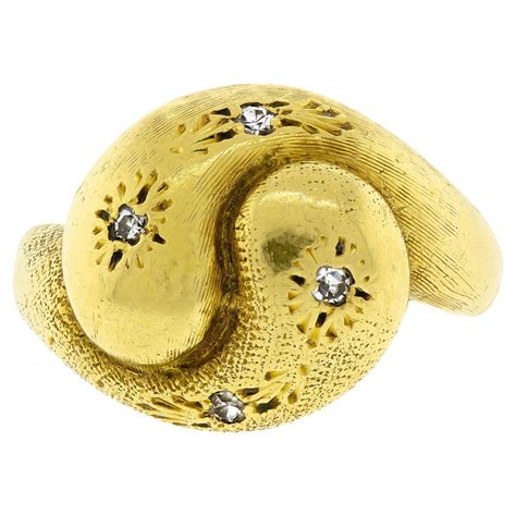 Antique 3.31 Carat Diamond and 18k Yellow Gold Five Stone Ring, Circa 1930 For Sale at 1stDibs