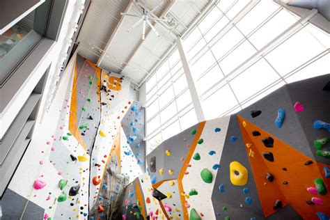 Climbing Wall - Barnes Center at The Arch - Syracuse University ...