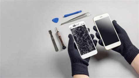 49,600+ Cell Phone Repair Stock Photos, Pictures & Royalty-Free Images - iStock