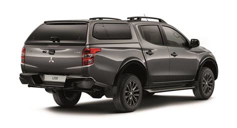 2018 Mitsubishi L200 Barbarian Black Edition Images